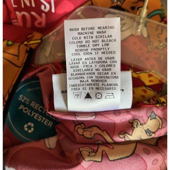 Tooniforms SCOOBY-DOO Ruv Is In The Air Valentines Day Size M Nurse Scrub Top - Picture 5 of 6